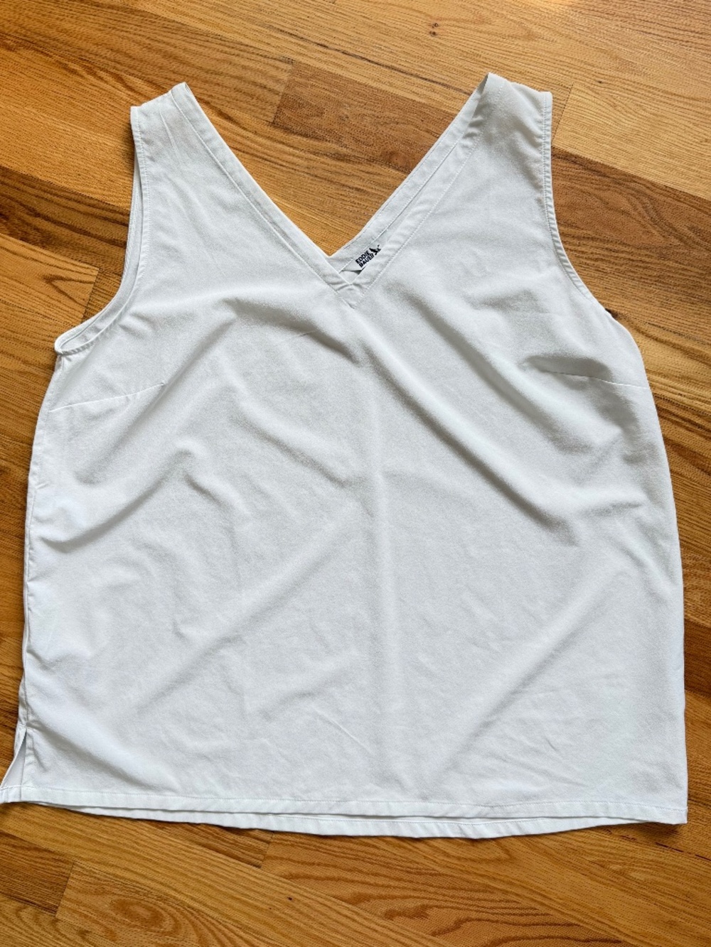 Eddie Bauer | Womens Eddie Bauer Departure V-Neck Tank | Large | White